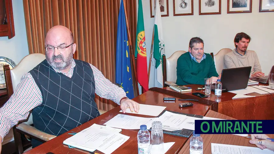 Miguel Borges puxa dos galões na reunião de câmara do Sardoal e aponta o dedo à oposição Miguel Borges puxa dos galões na reunião de câmara do Sardoal e aponta o dedo à oposição