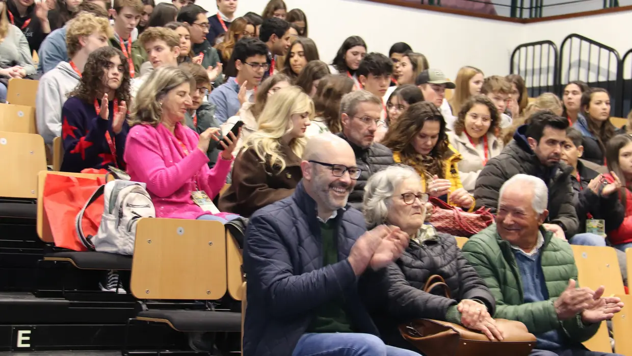 Escola Sá da Bandeira em Santarém recebe Encontro de Jovens Cientistas da UNESCO