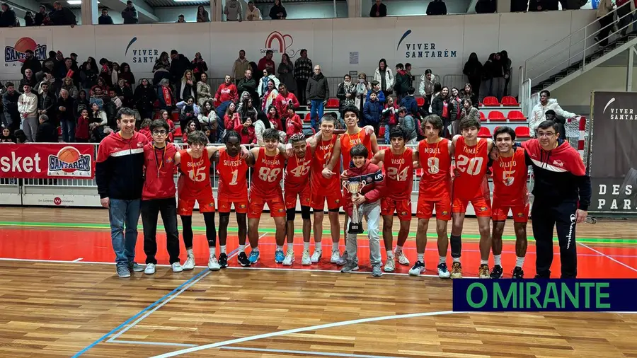 Sub18 masculinos do Santarém Basket são campeões distritais