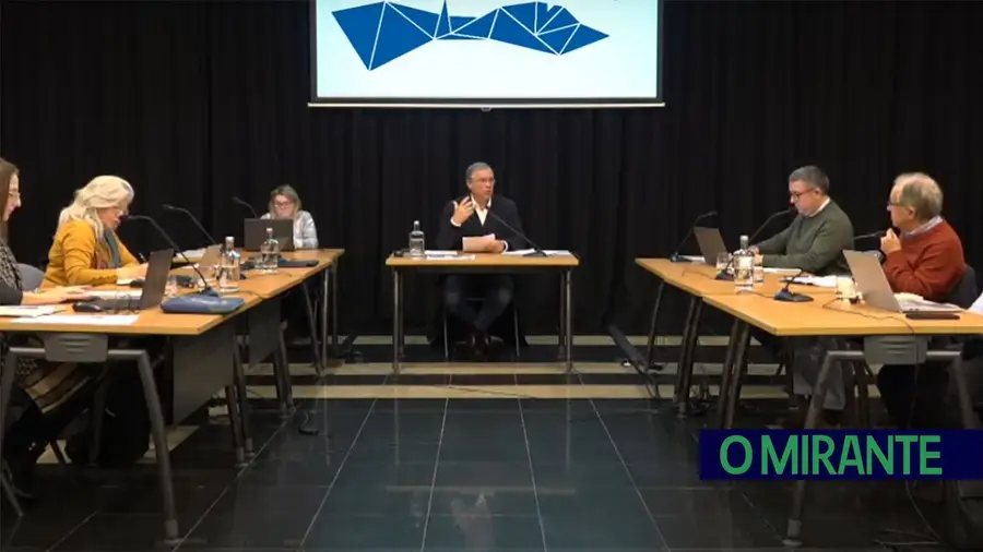 PS de Abrantes acusado de uso abusivo dos recursos do município para propaganda política PS de Abrantes acusado de uso abusivo dos recursos do município para propaganda política