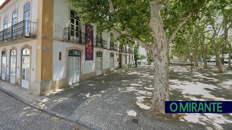 Barquinha excluída da Rede de Bibliotecas Públicas gera protesto de autarcas do Médio Tejo