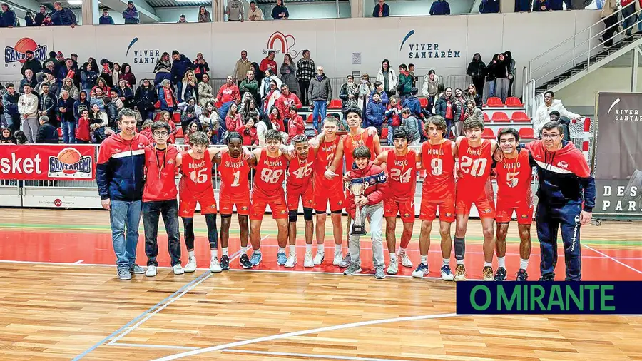 Sub18 masculinos do Santarém Basket são campeões distritais