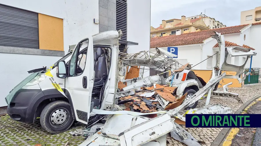 Carrinha com material pirotécnico explode em Benavente