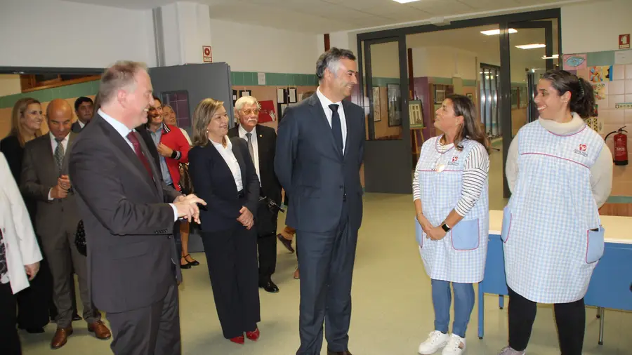 Almeirim paga 144 mil euros de despesas dos agrupamentos de escolas