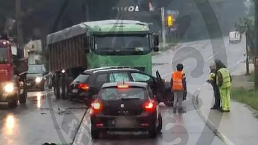 Acidente junto à ponte da Chamusca entre pesado e ligeiro