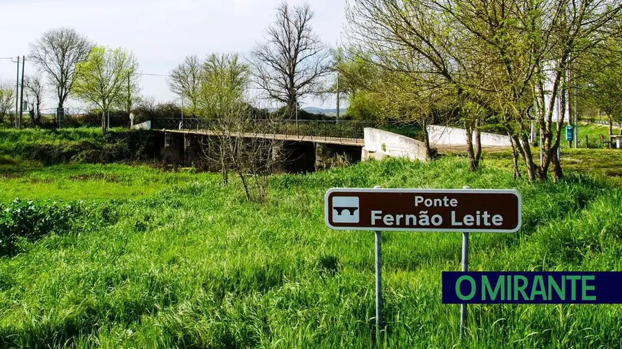 Roubaram os holofotes da Ponte Fernão Leite no Pombalinho