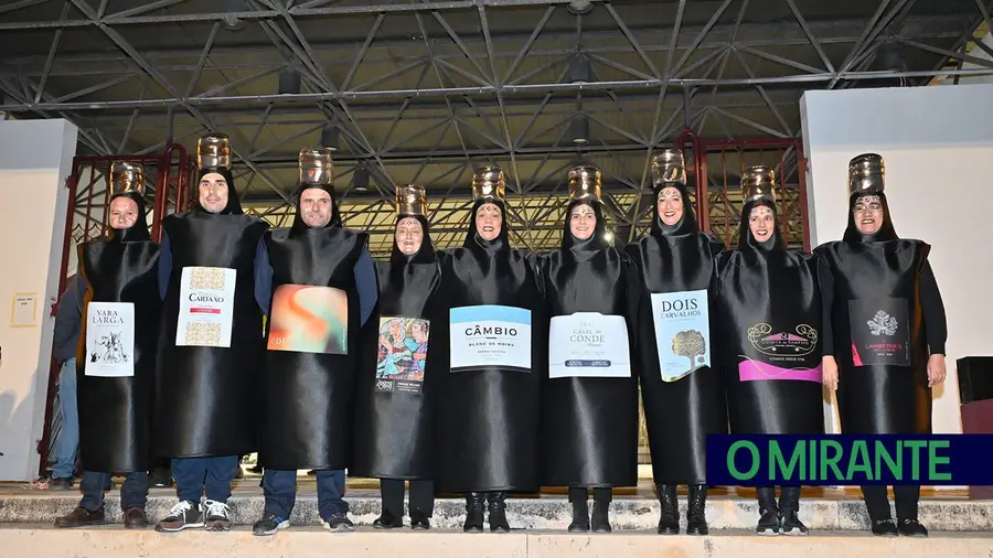 Desfile de Carnaval nocturno no Cartaxo