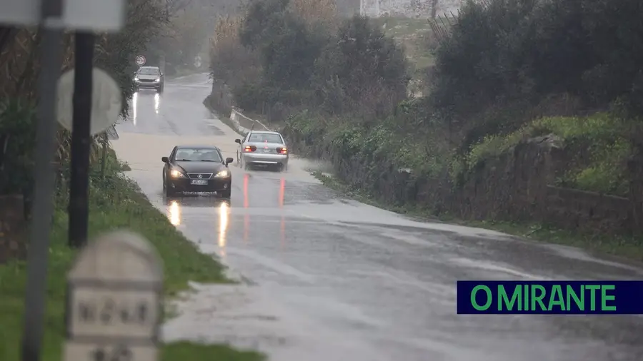 Sempre que chove há uma estrada nacional em Arruda dos Vinhos que é um perigo