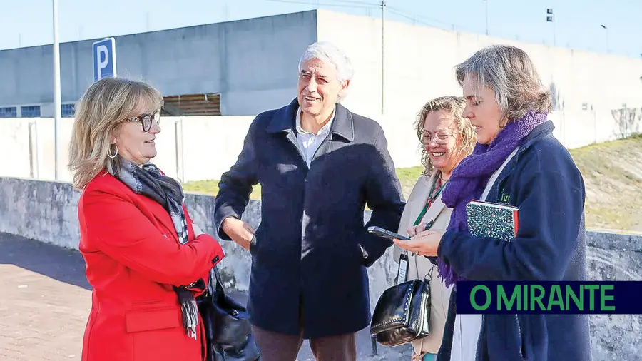 Unidade de saúde em Fátima funciona provisoriamente em contentores no estádio municipal Unidade de saúde em Fátima funciona provisoriamente em contentores no estádio municipal