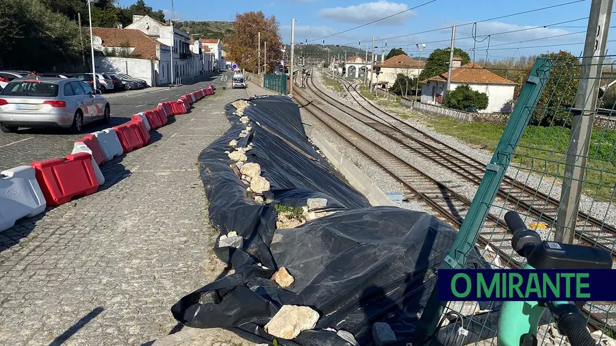 Reposta circulação nos dois sentidos na estrada da estação em Santarém