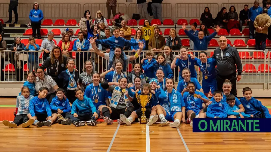 Seniores do Vitória de Santarém são bicampeãs interdistritais de futsal