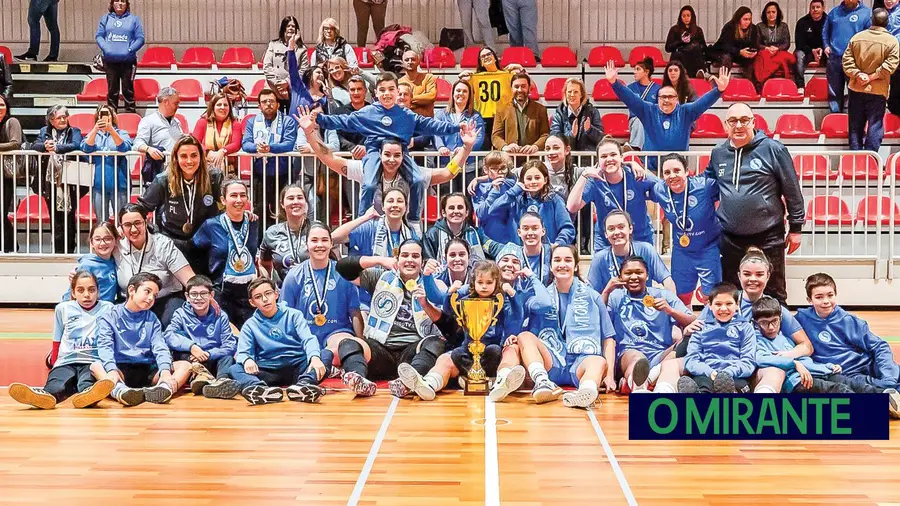 Seniores do Vitória de Santarém são bicampeãs interdistritais de futsal