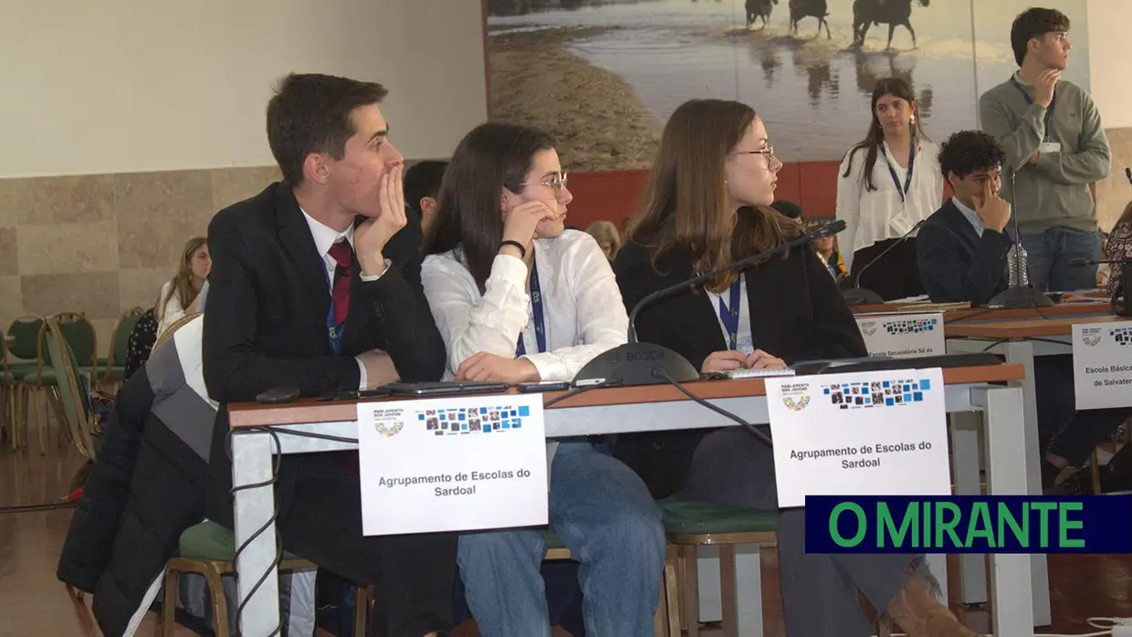 Alunos do distrito debateram novas tecnologias em Santarém