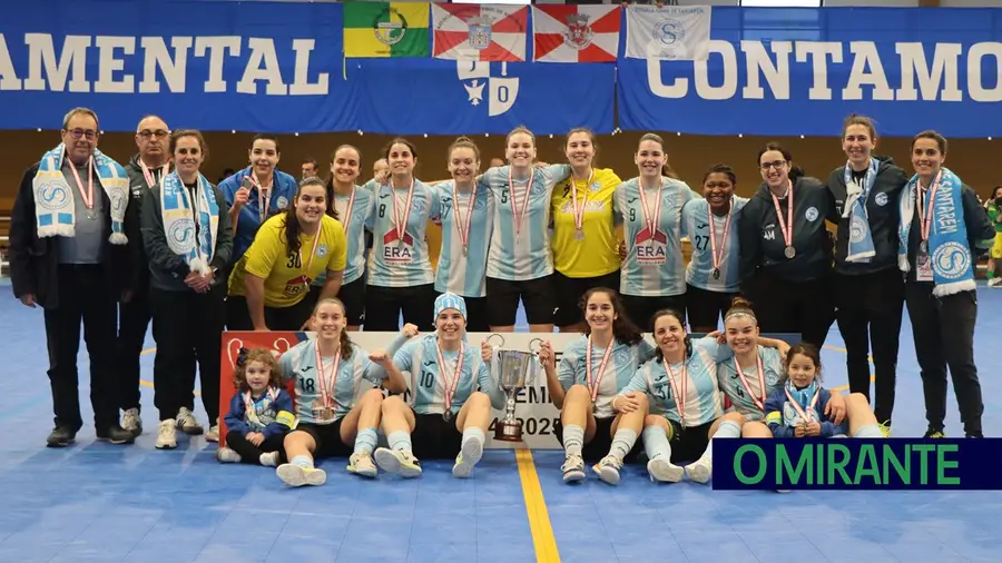 Futsal feminino do Vitória de Santarém conquista a dobradinha