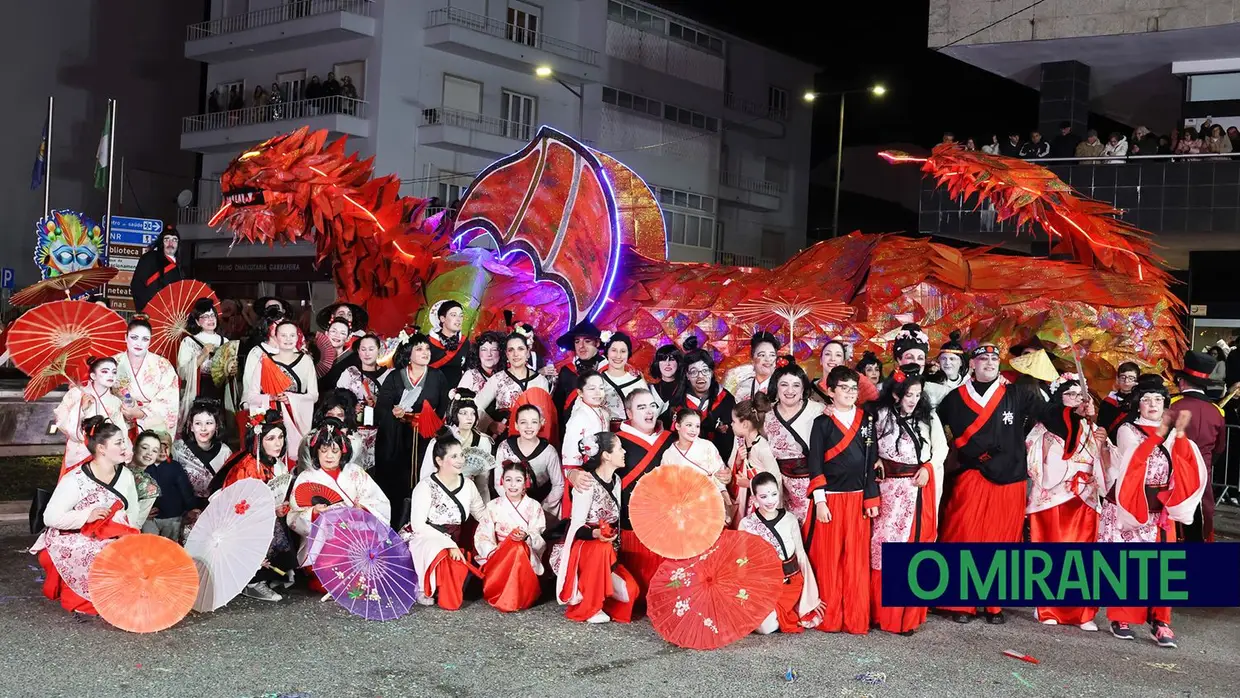 Quase mil foliões no desfile de Carnaval de Rio Maior