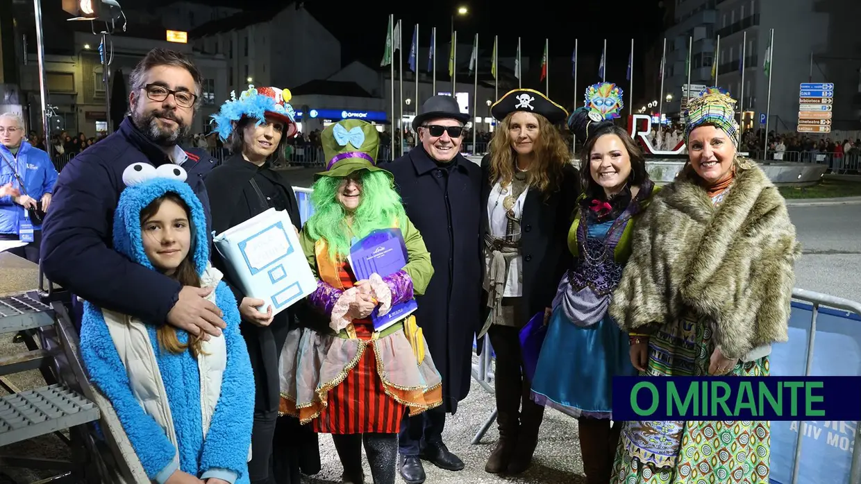 Quase mil foliões no desfile de Carnaval de Rio Maior