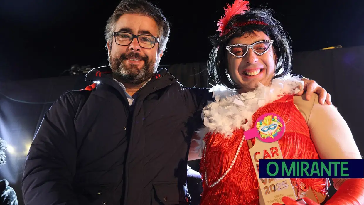 Quase mil foliões no desfile de Carnaval de Rio Maior