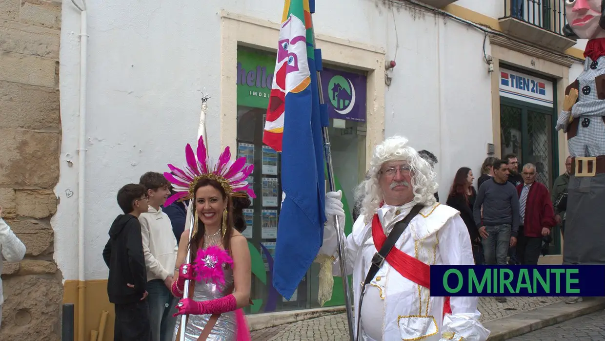 Carnaval de Tomar termina com milhares a assistir ao desfile