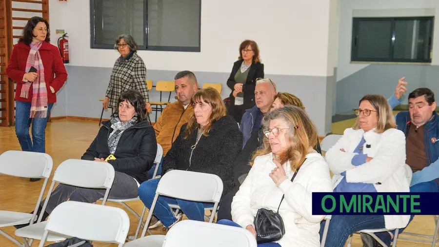 Autarcas e população lançam abaixo-assinado contra vacaria na Granja