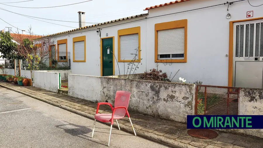 Moradores das habitações sociais na Golegã descontentes com decisão judicial que permite obras