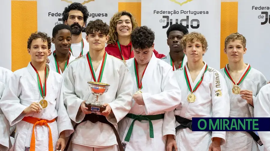 Equipa da Gualdim Pais conquista Campeonato Nacional de Cadetes