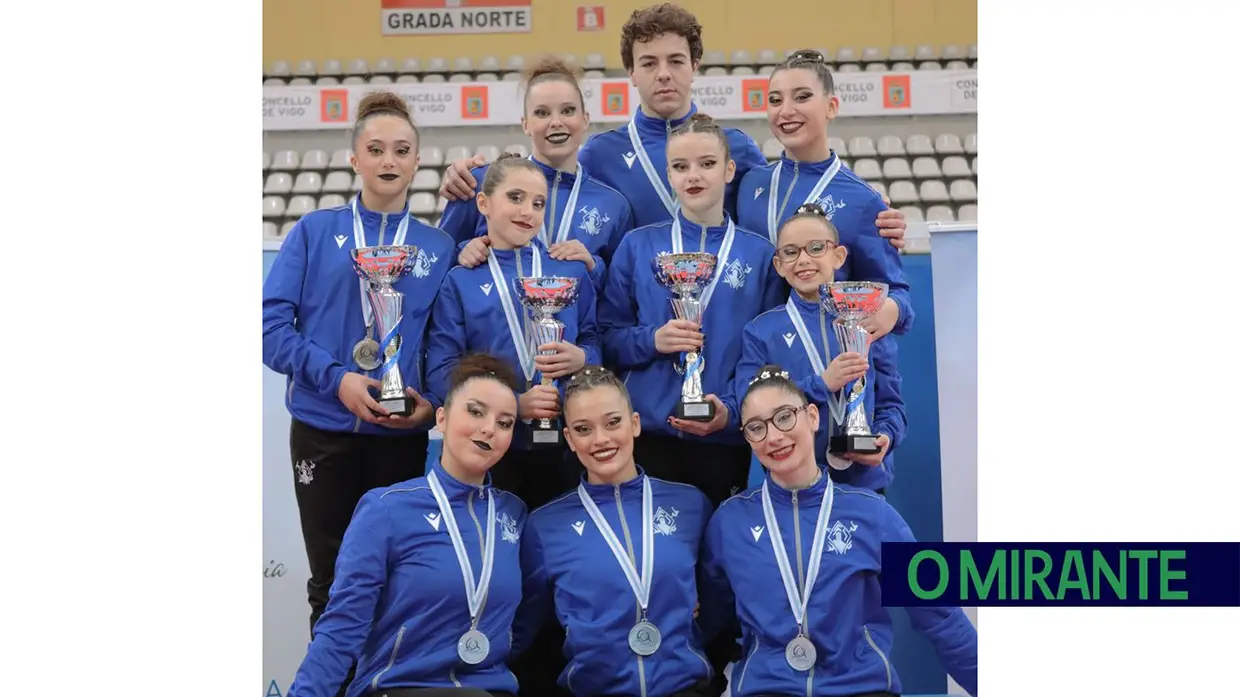 Ginástica acrobática da Académica de Santarém com pódios na Galiza