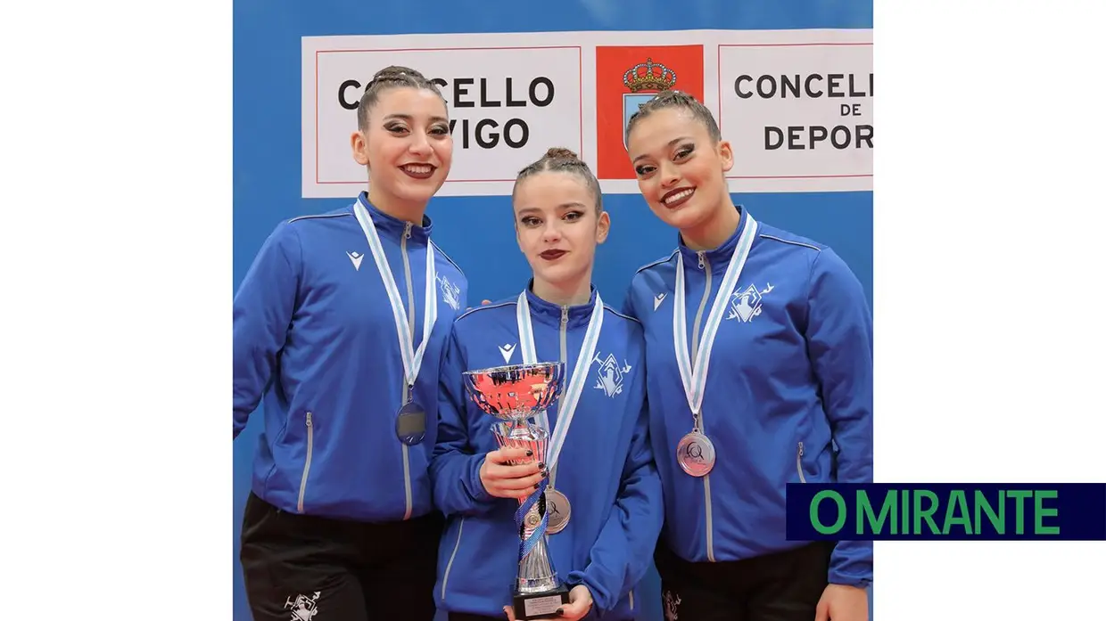 Ginástica acrobática da Académica de Santarém com pódios na Galiza