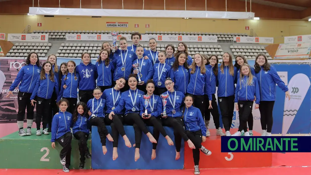 Ginástica acrobática da Académica de Santarém com pódios na Galiza