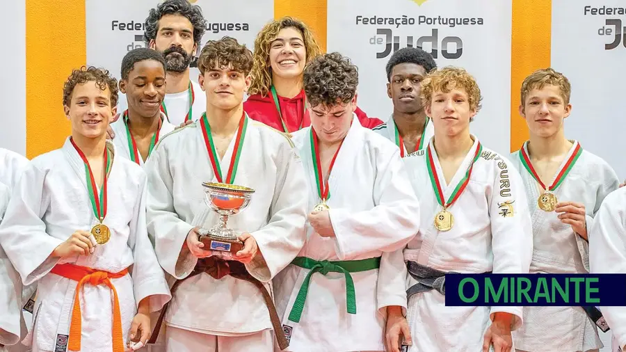 Equipa da Gualdim Pais conquista Campeonato Nacional de Cadetes Equipa da Gualdim Pais conquista Campeonato Nacional de Cadetes