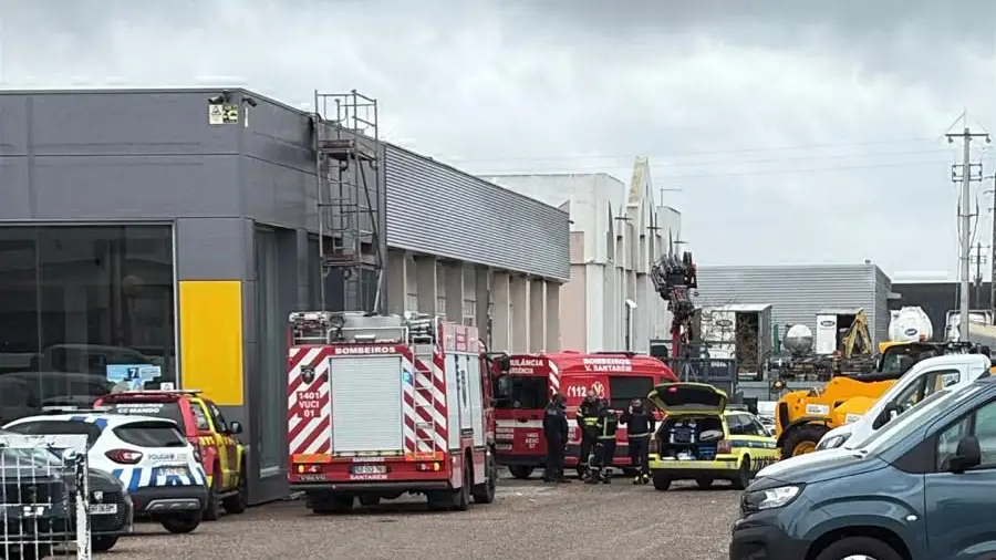 Ferido grave em acidente de trabalho na Zona Industrial de Santarém