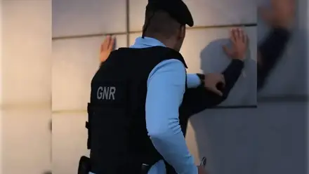 Roubou carro em Abrantes e foi apanhado pela GNR em Tomar Roubou carro em Abrantes e foi apanhado pela GNR em Tomar