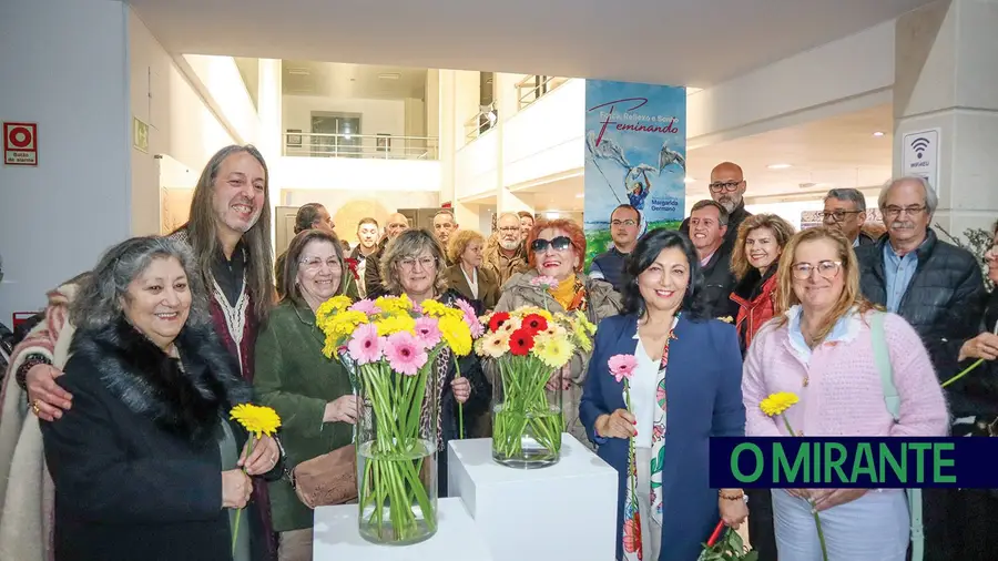 Margarida Germano homenageia as mulheres com exposição de pintura Margarida Germano homenageia as mulheres com exposição de pintura