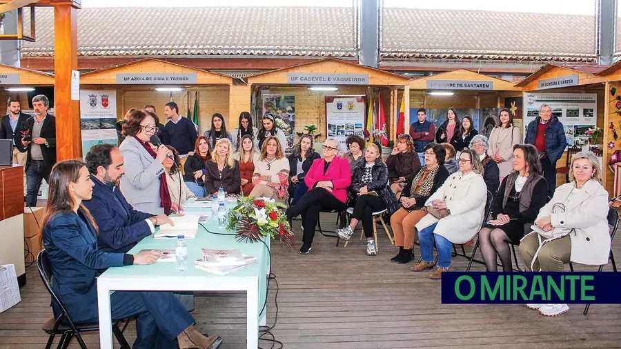 Alunos de Santarém preservam memórias e receitas tradicionais em livro Alunos de Santarém preservam memórias e receitas tradicionais em livro