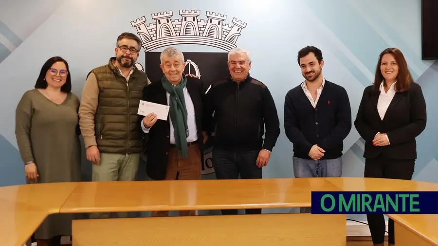 Núcleo Sportinguista de Rio Maior recebe 54 mil euros da câmara para comprar autocarro Núcleo Sportinguista de Rio Maior recebe 54 mil euros da câmara para comprar autocarro
