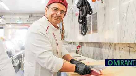Octávio Pereira: o talhante de Azambuja que se aprimorou na arte de seleccionar e vender carne Octávio Pereira: o talhante de Azambuja que se aprimorou na arte de seleccionar e vender carne