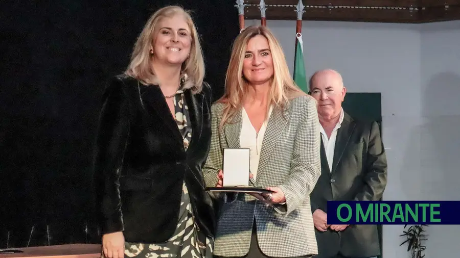 Presidente da Fundação José Relvas falta à condecoração da câmara