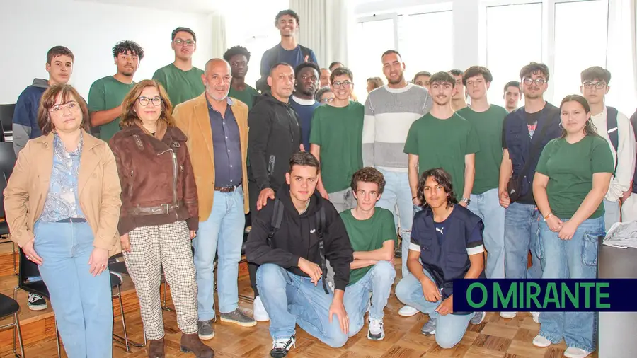 Viver entre grades e sair com a vida organizada para conseguir quebrar o ciclo Viver entre grades e sair com a vida organizada para conseguir quebrar o ciclo