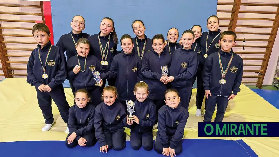 Gimno Clube de Santarém com vários títulos no distrital de trampolins Gimno Clube de Santarém com vários títulos no distrital de trampolins