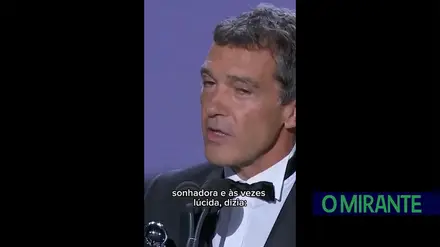 A beleza e a lucidez por trás do nosso querido cavaleiro andante, Dom Quixote de la Mancha, recitadas por Antonio Banderas A beleza e a lucidez por trás do nosso querido cavaleiro andante, Dom Quixote de la Mancha, recitadas por Antonio Banderas