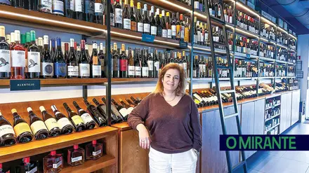 Arinto & Touriga é uma Garrafeira e Wine Bar criada por Renata Abreu Arinto & Touriga é uma Garrafeira e Wine Bar criada por Renata Abreu