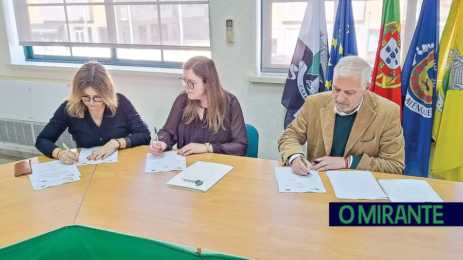 Acolher Prá Vida instala-se no Carregado com apoio da junta Acolher Prá Vida instala-se no Carregado com apoio da junta