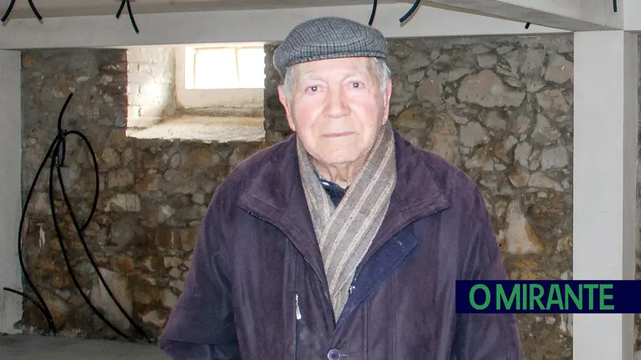 Morreu o professor Abílio Madeira Martins, uma das grandes referências do concelho de Alcanena Morreu o professor Abílio Madeira Martins, uma das grandes referências do concelho de Alcanena