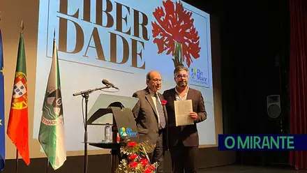 Rio Maior foi ao cine-teatro para celebrar o 25 de Abril