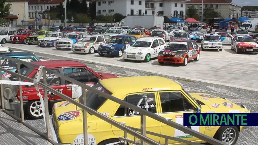 Carros antigos aceleram em Tomar Carros antigos aceleram em Tomar