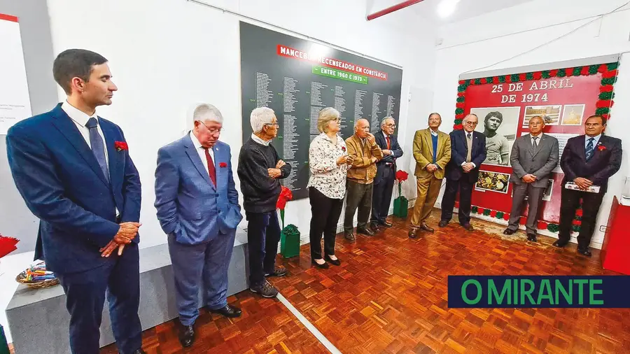 Constância comemorou o 25 de Abril recordando os militares que morreram na guerra Constância comemorou o 25 de Abril recordando os militares que morreram na guerra