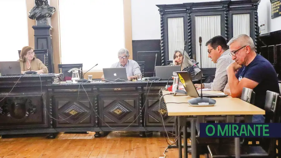 Alteração a loteamento provoca debate na Câmara do Entroncamento mas não houve brigas Alteração a loteamento provoca debate na Câmara do Entroncamento mas não houve brigas