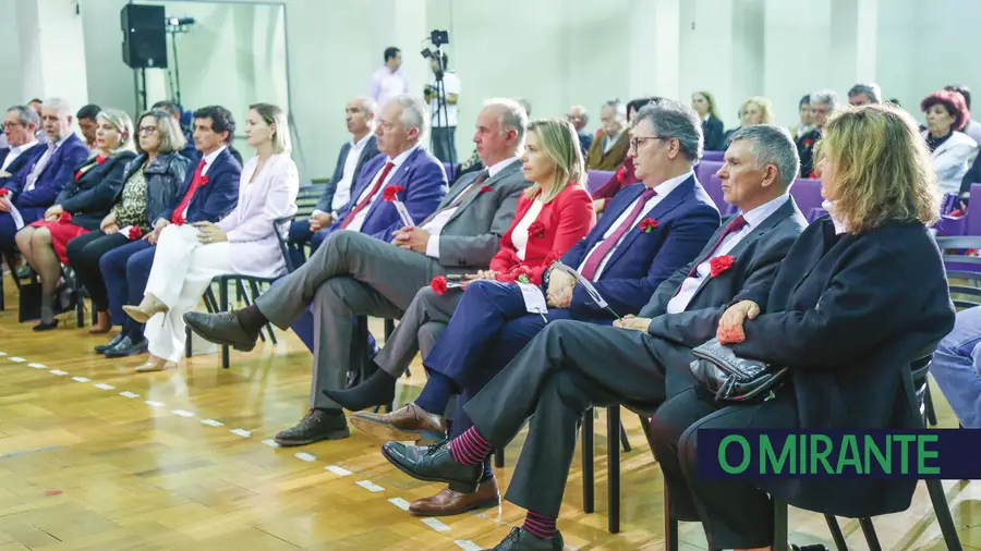 Direitos das mulheres e ameaças à democracia marcam sessão do 25 de Abril em Azambuja Direitos das mulheres e ameaças à democracia marcam sessão do 25 de Abril em Azambuja