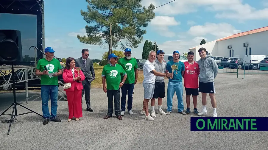 Espírito comunitário marca 25 de Abril em Foros da Charneca Espírito comunitário marca 25 de Abril em Foros da Charneca