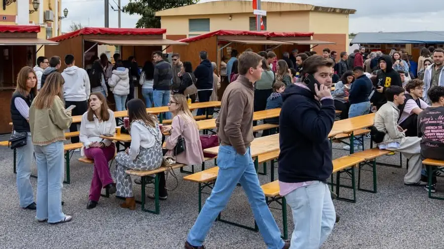 Chuva complica Feira das Tertúlias em VFX Chuva complica Feira das Tertúlias em VFX