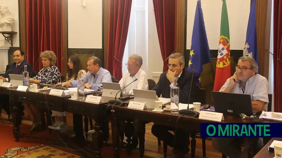 Câmara de Alenquer atribui 21 mil euros ao movimento associativo Câmara de Alenquer atribui 21 mil euros ao movimento associativo